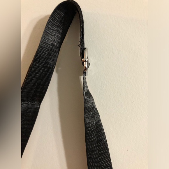 Black crossbody bag with skulls. - Picture 4 of 6